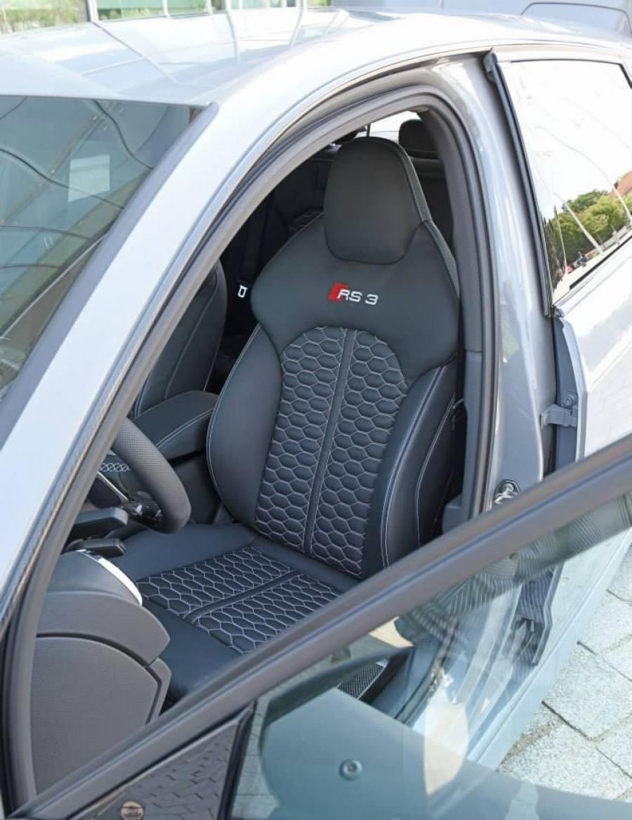 Интерьер Audi RS3 Sportback 2015 года  (WW) (фото 36 из 38)